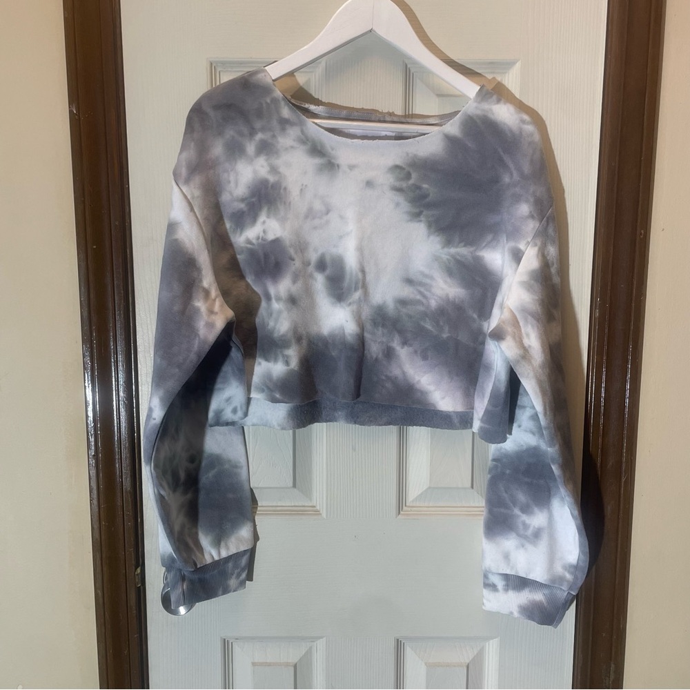 Gray Relaxed Crop Sweatshirt with Long Sleeves